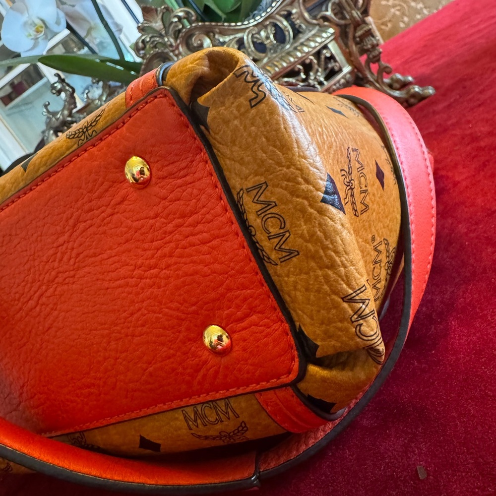 💯 Guaranteed Authentic MCM Top Handle / Crossbody Bag - Picture 7 of 16